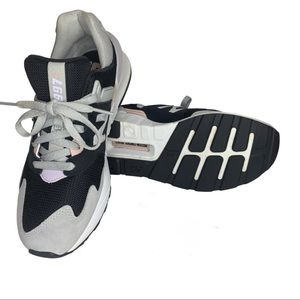 Women’s New Balance 997 Lifestyle Athletic Sport Shoe US Size 9.5